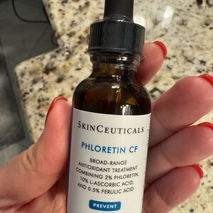 SkinCeuticals Phloretin CF Antioxidant Serum